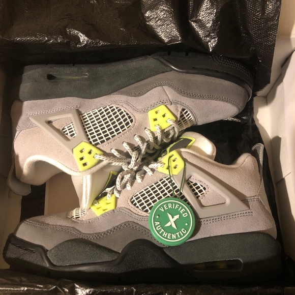 Jordan 4 Retro SE 95 Neon